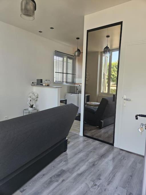 Beautiful F2 Apartment 5 Stops By Train From Paris Moret-sur-Loing Exterior foto